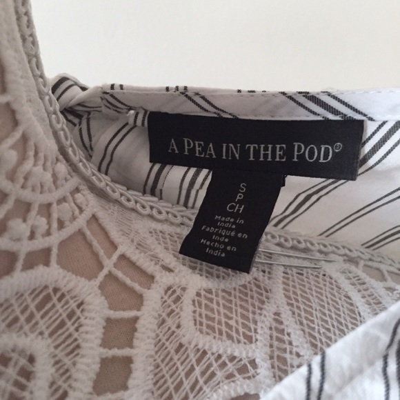 Pea in the Pod•Bell Sleeve Maternity Top🎉HP🎉 - Picture 11 of 12